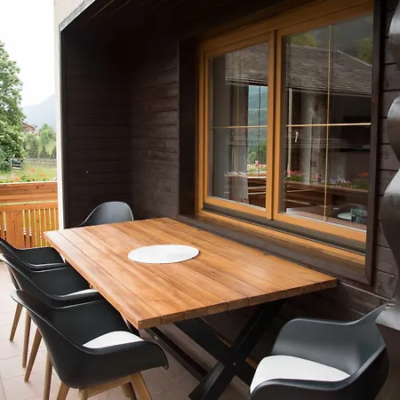 Haus Guggenberger 招待所 列兴