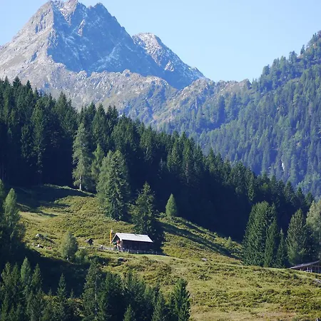Haus Guggenberger 招待所 列兴