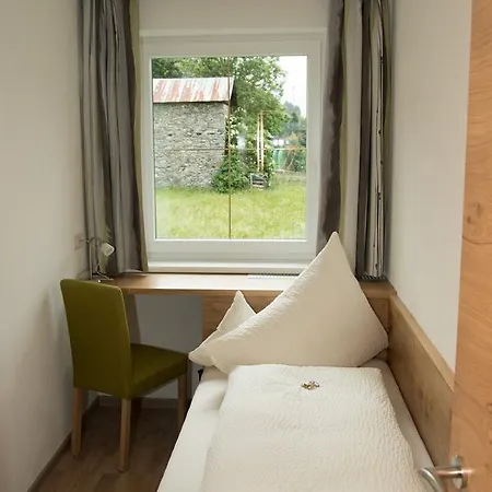 Haus Guggenberger 招待所 列兴